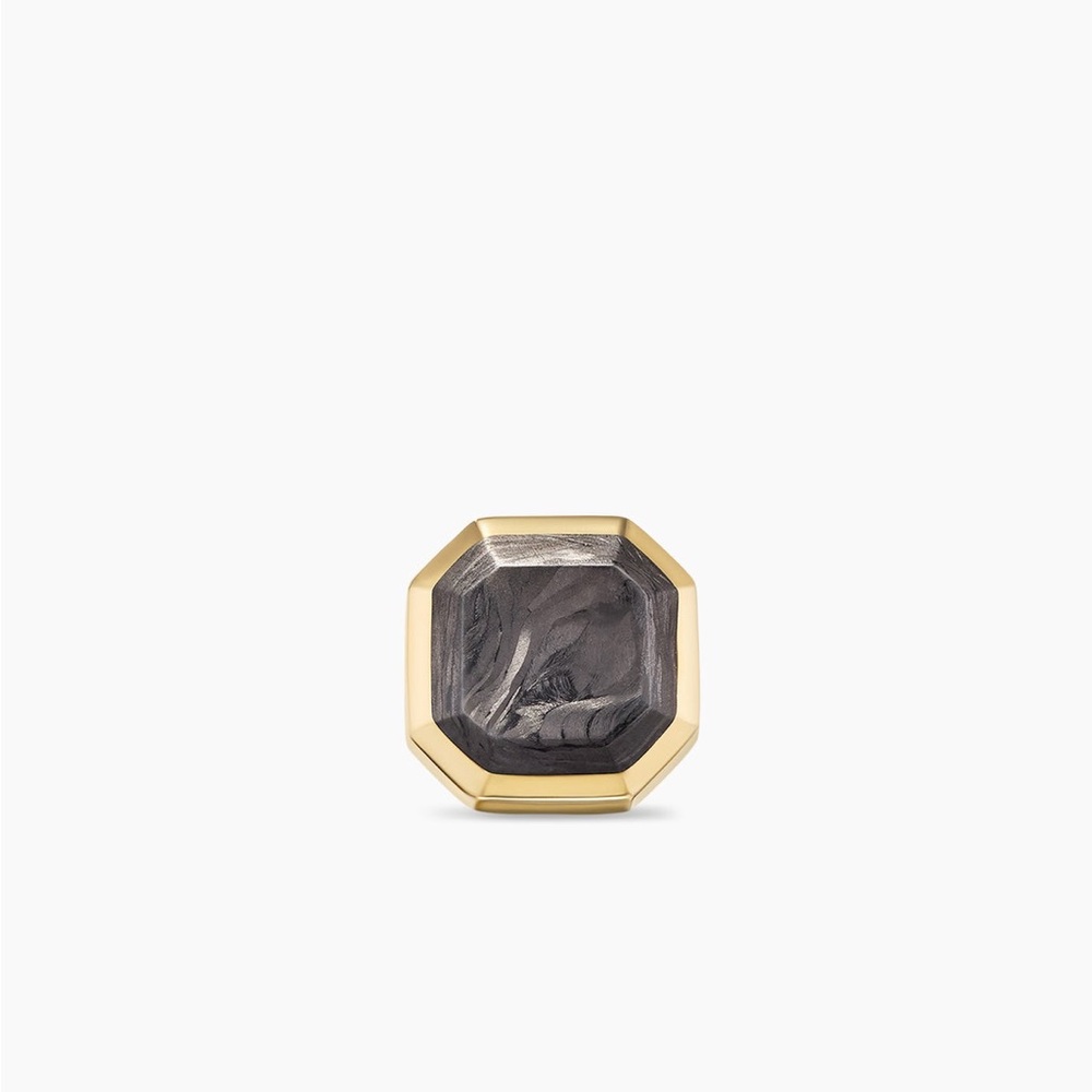 18-karat yellow gold
Forged carbon
Earring, 10.5mm
Style #E25058M88BFG